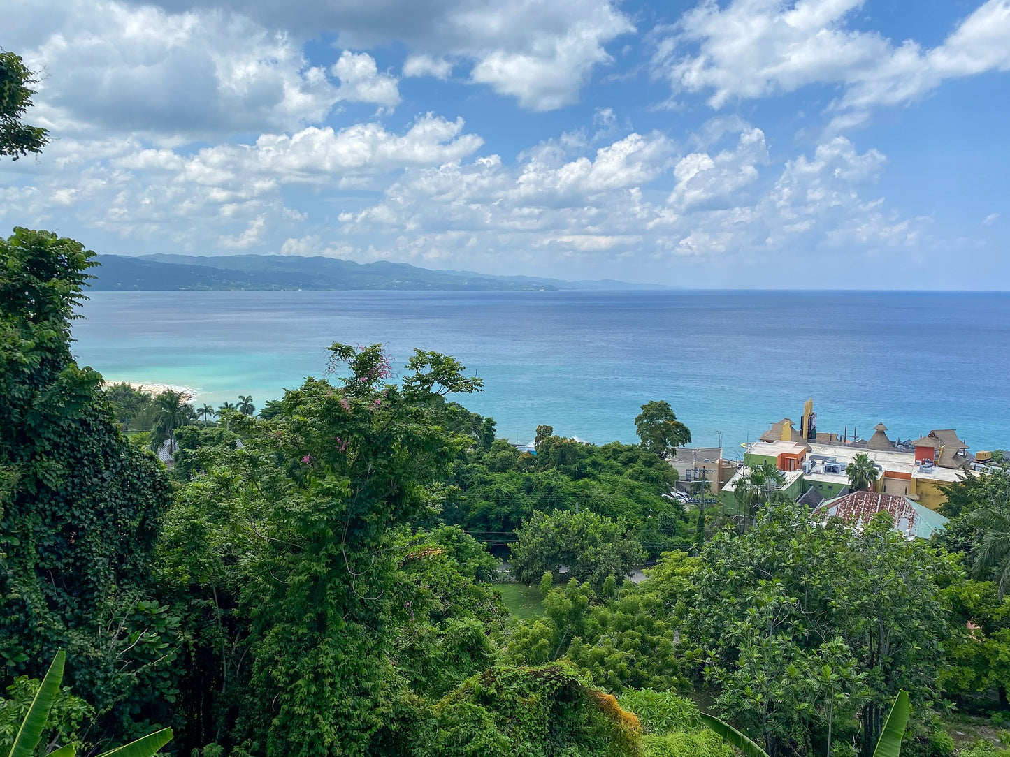 Jamaica eSIM - Roamic